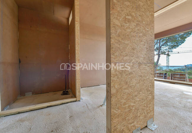 Villa with Open Sea and City Views in Altea, Alicante 54