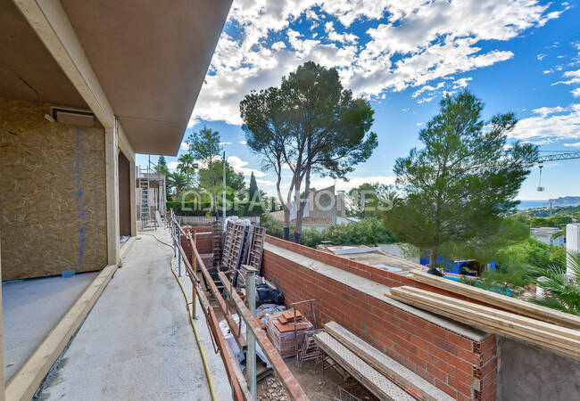 Villa with Open Sea and City Views in Altea, Alicante 77