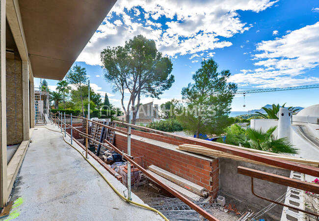 Villa with Open Sea and City Views in Altea, Alicante 78