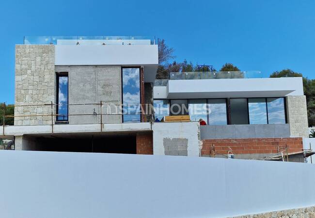 Alicante Moraira'da 4 Yatak Odalı Geniş Müstakil Villa 8