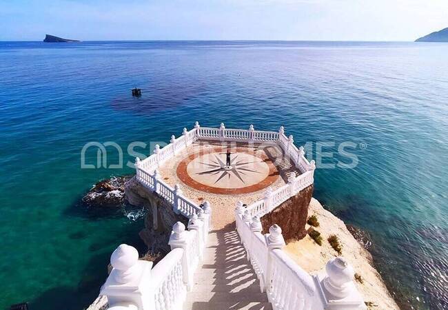 Luxe 3-bedroom House with Private Swimming Pool in Finestrat 60