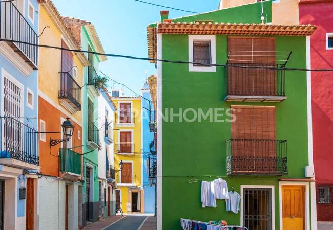 Villajoyosa Alicante Ana Caddede 120 M² Dükkan 2