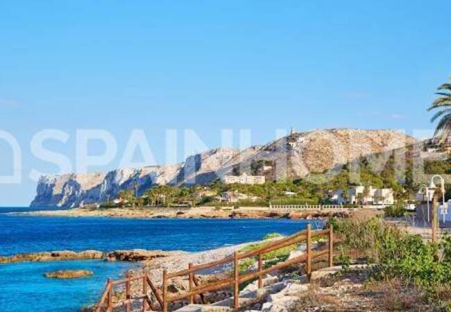 Luxe Houses with Private Pool and Garden in Denia Alicante 13