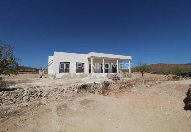 فيلا أنيقة بثلاث غرف نوم مع مسبح في بينوسو أليكانتي 8