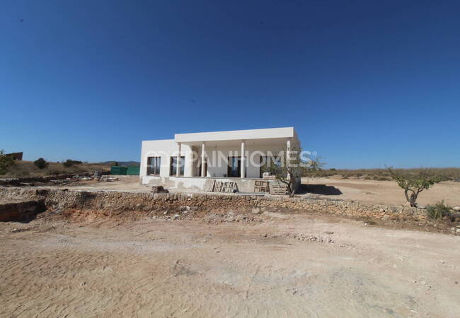 فيلا أنيقة بثلاث غرف نوم مع مسبح في بينوسو أليكانتي 7