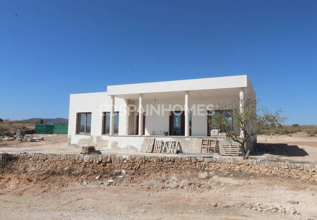 فيلا أنيقة بثلاث غرف نوم مع مسبح في بينوسو أليكانتي 6