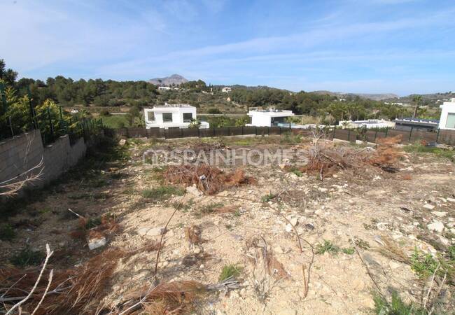 Jávea'da Havuzlu ve Modern Olanaklı 4 Yatak Odalı Villa 14