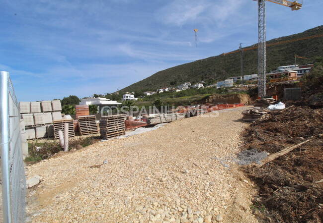 Jávea'da Havuzlu ve Modern Olanaklı 4 Yatak Odalı Villa 16