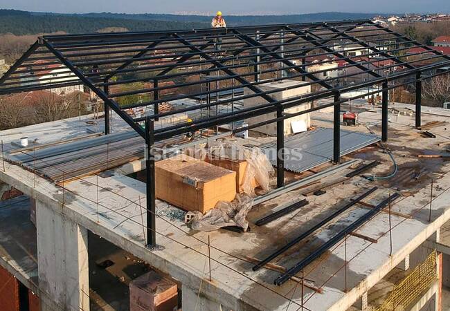 New Real Estate at the Junction of the Main Roads in Istanbul 32