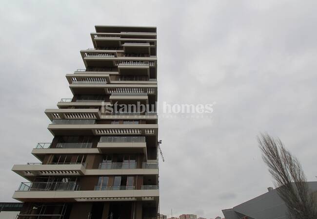 Istanbul, Kagithane Apartments in a Developing Area 27