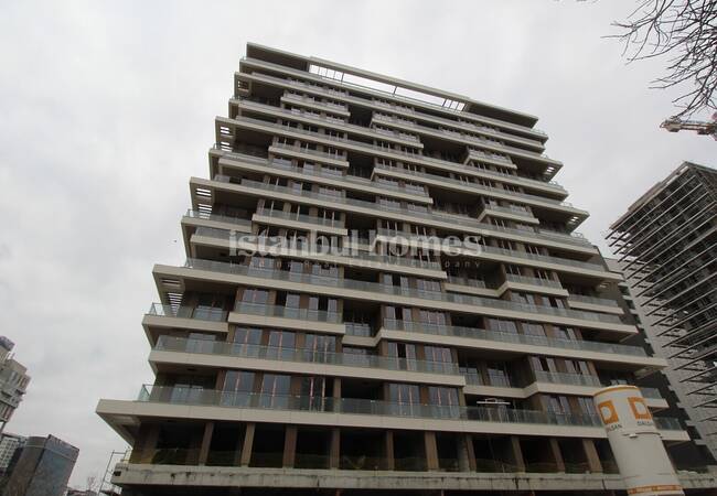 Istanbul, Kagithane Apartments in a Developing Area 28