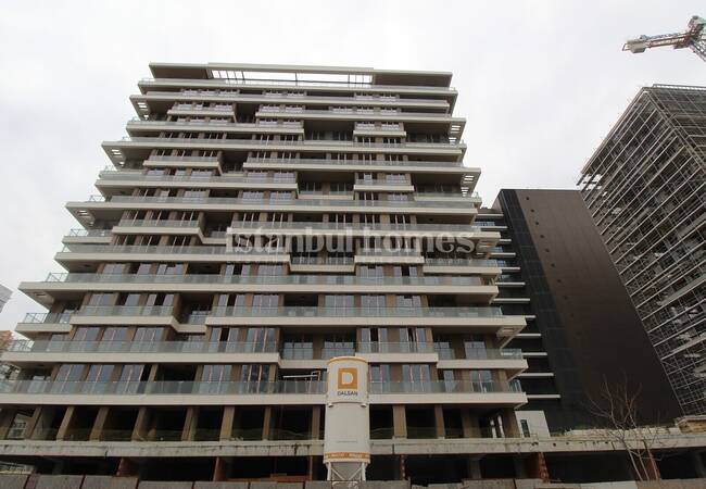 Istanbul, Kagithane Apartments in a Developing Area 26