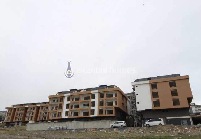 Bright Apartments in A Low-rise Complex in Beylikdüzü 26