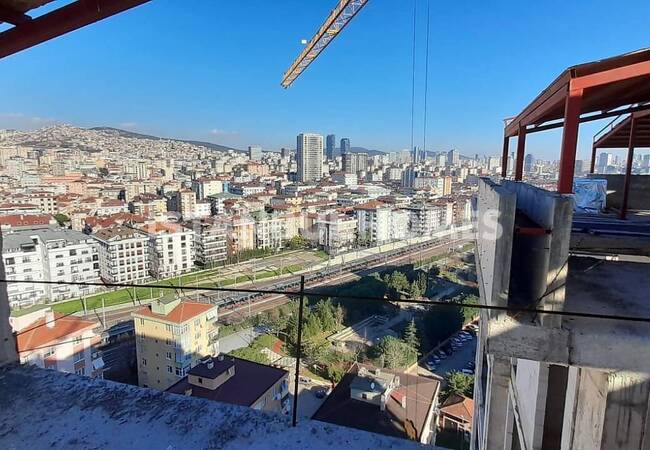 Maltepe Sahilde Deniz Manzaralı Merkezi Konumda Daireler 14