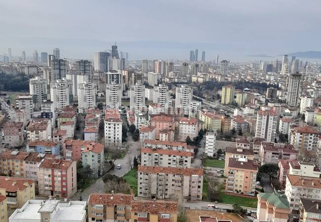 املاک و مستغلات با نمای جزایر پرنس در یک مجتمع در کارتال 18