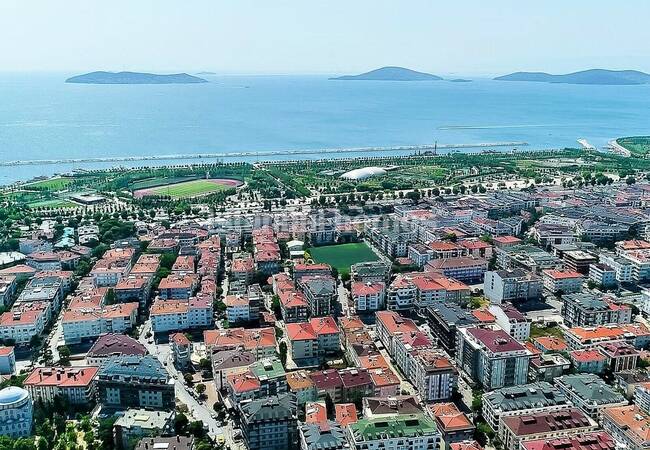 Modern Real Estate with Island and Sea Views in Maltepe 12