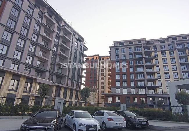 萨利耶综合楼市景公寓 10