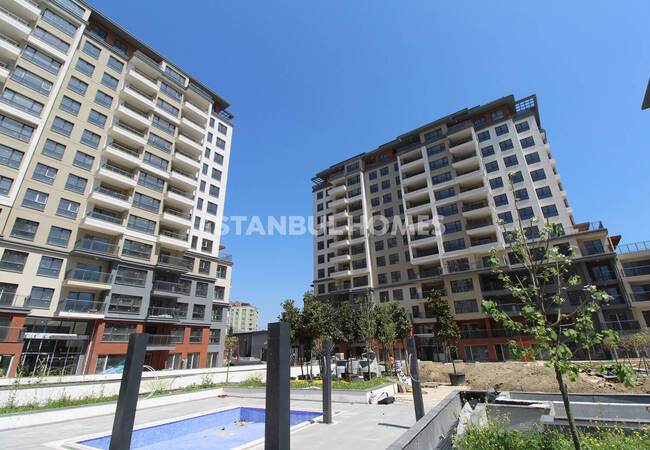 Luxe Flats with High Investment Potential in Beylikduzu 25
