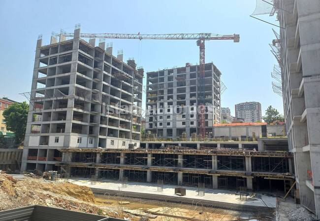 Apartments with Spacious Design Near Subway in Bagcilar 18