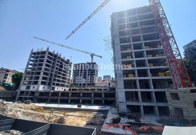 Apartments with Spacious Design Near Subway in Bagcilar 17