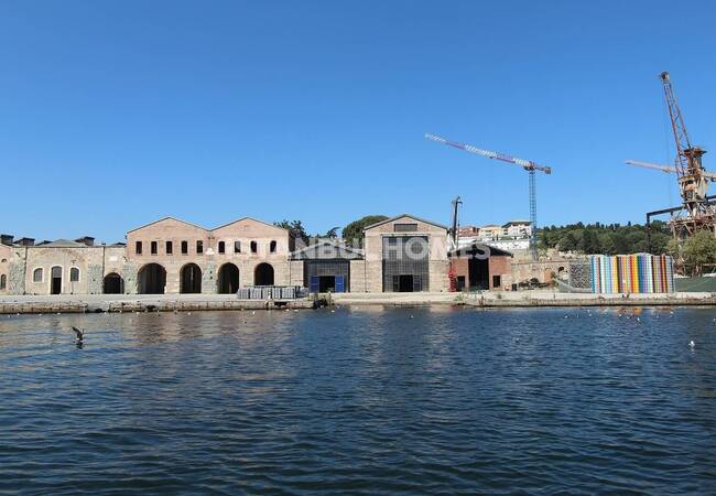 Недвижимость у моря с роскошным дизайном в Бейоглу, Стамбул 15