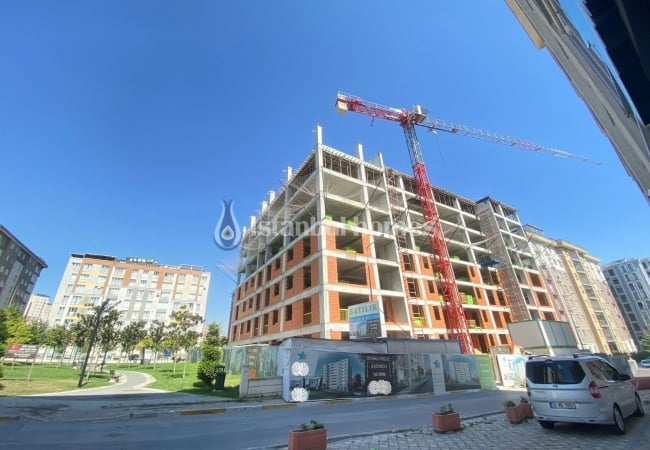 Real Estate with En-suite Bathroom and Balcony in Beylikduzu 5