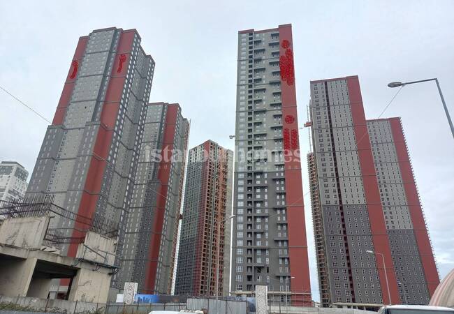 Apartments in a Complex with a Pool and Security in Esenyurt 20