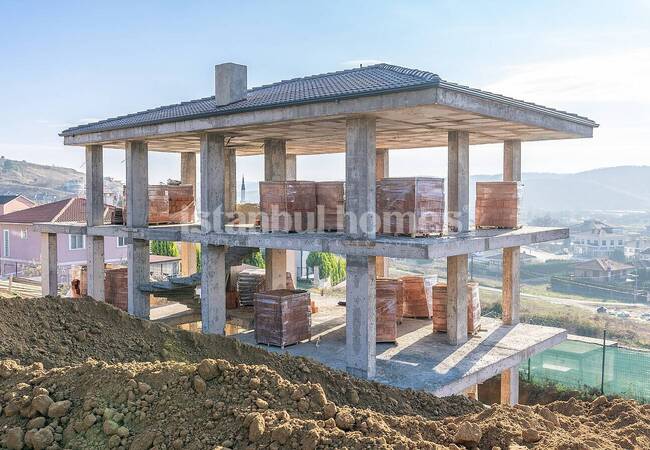 Triplex Villa with Private Pool and Garden in Istanbul Sile 4