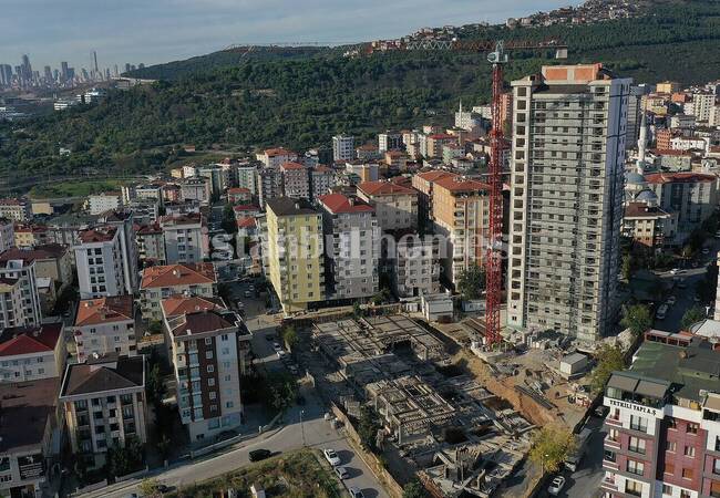 Flats in Complex with Pool in Maltepe Istanbul 11