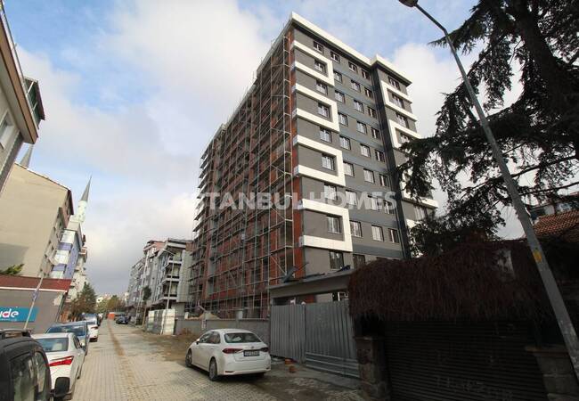 Küçükçekmece'de Güvenlikli Sitede Göle 2 Km Mesafede Daireler 12