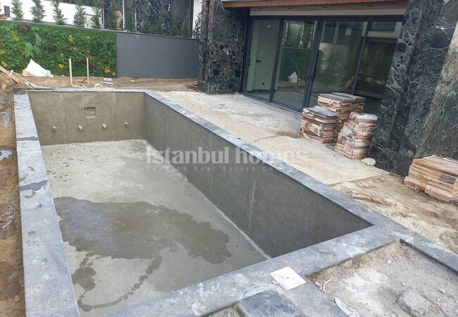 Luxury Villas with Smart Home Systems in Beylikdüzü 24