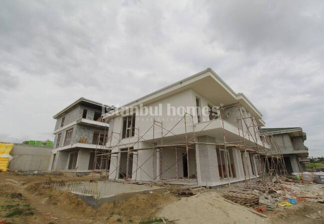 خانه های مستقل با استخر و حیاط در استانبول، بویوک چکمجه 17