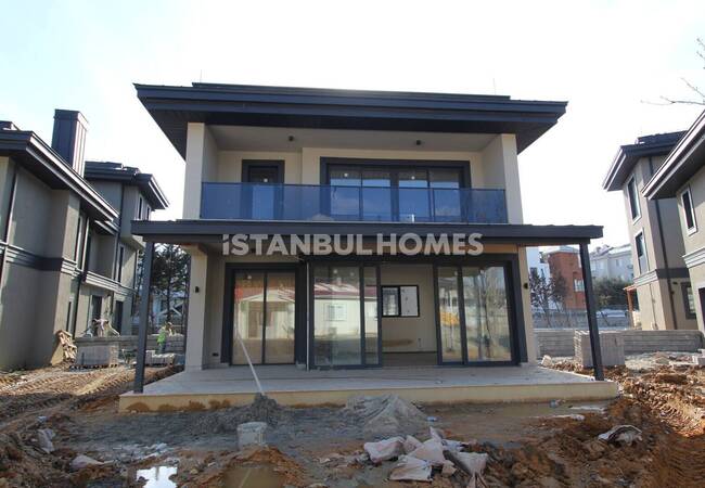 İstanbul Göktürk'te Doğa Manzaralı Yarı Müstakil Villalar 29