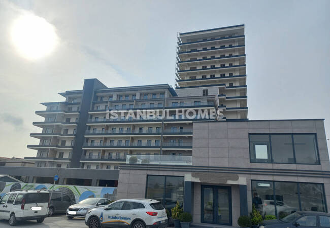 Büyükçekmece'de Havuzlu Site İçinde Daireler 19