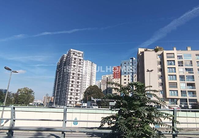 Flats with Gym and Parking Lot in İstanbul Zeytinburnu 15