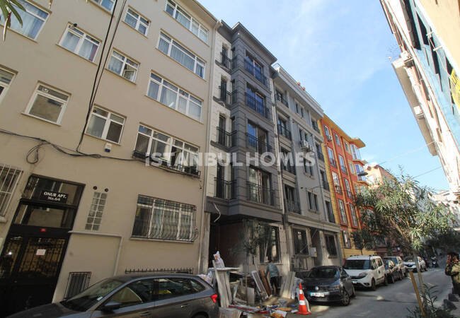 贝伊奥卢区黄金地段的优雅公寓 10