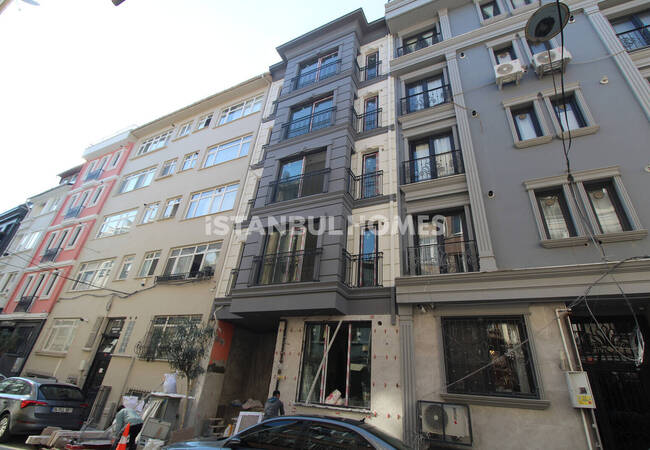 贝伊奥卢区黄金地段的优雅公寓 11