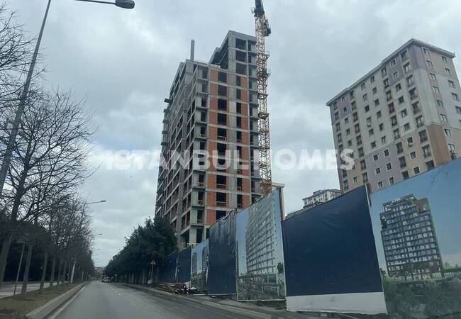 Apartments in a Complex Near Metro Station in Umraniye Istanbul 13