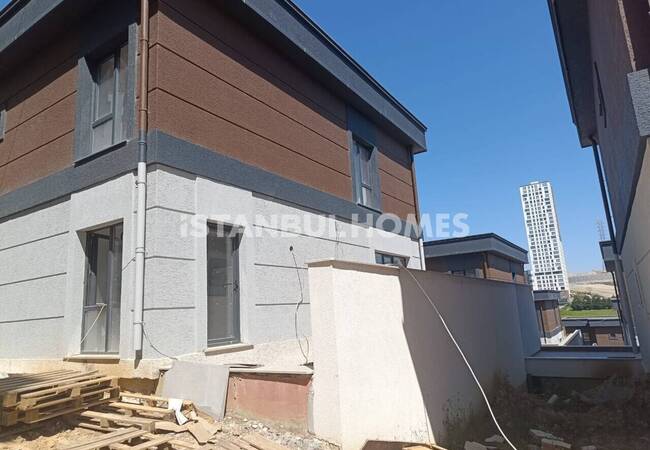 Villas in a Complex with Pool and Parking in Istanbul Basaksehir 25
