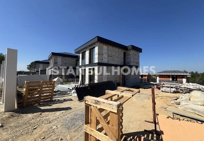 Detached Villas with Private Pool and Parking in Istanbul Beykoz 15