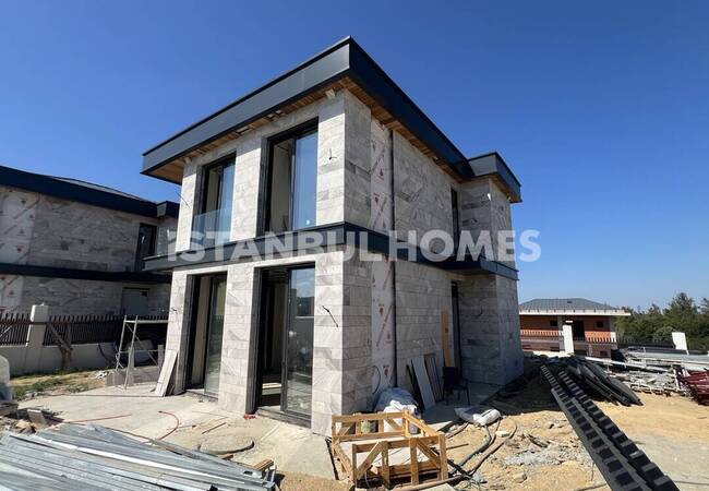 Detached Villas with Private Pool and Parking in Istanbul Beykoz 14