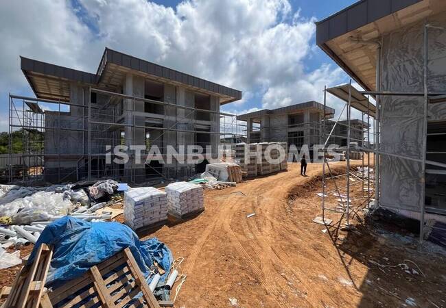 Spacious Villa for Sale with Nature View in Beykoz İstanbul 11