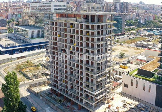 Istanbul, Kagithane Apartments in a Developing Area