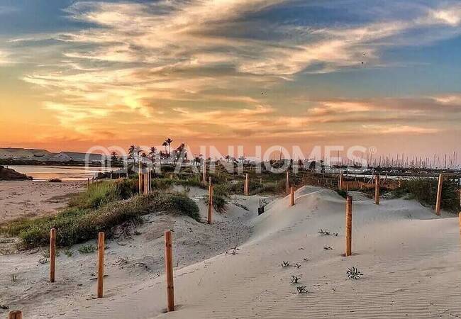 San Pedro Del Pinatar'da Özel Havuzlu ve Şık Tasarımlı Villa 34