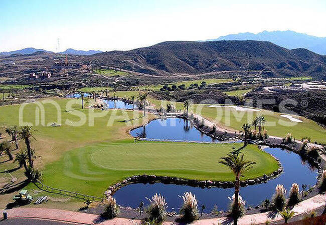 Murcia La Manga'da Havuzlu Sitede Bahçeli Müstakil Ev 11