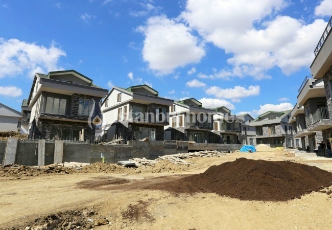 South-facing Houses 5 Min. to the Sea in Buyukcekmece 27