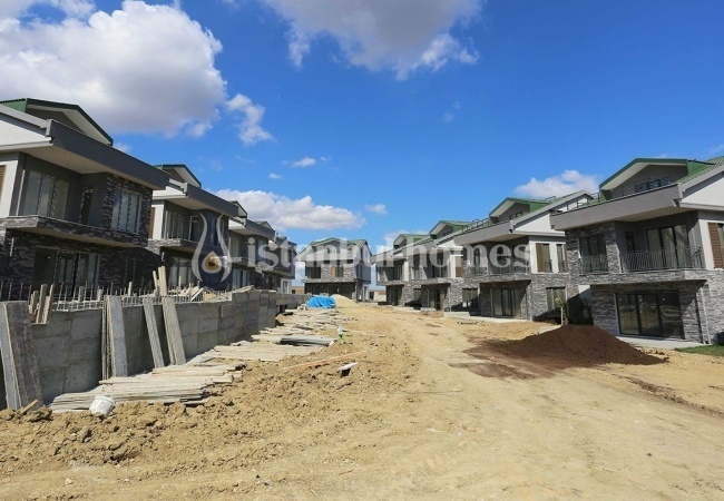 South-facing Houses 5 Min. to the Sea in Buyukcekmece 30