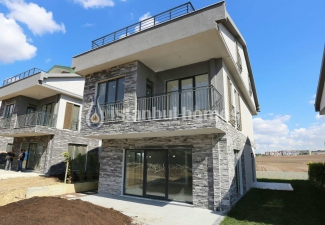 South-facing Houses 5 Min. to the Sea in Buyukcekmece 31