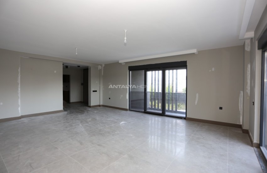 Ruime Vrijstaande Triplex Villa In Kundu Antalya 6
