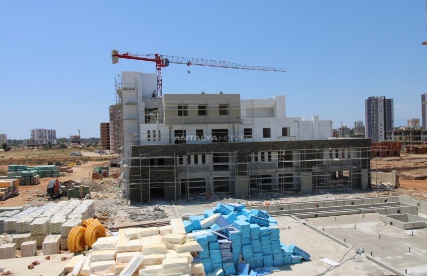 Modern Real Estate Within a Luxe Complex in Antalya Aksu 25